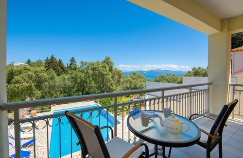 Koutsi Villa | Stylish Hideaway, 2-mins from Marmari Beach!