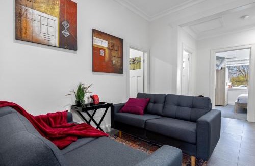 Ballarat House | Stylish Home 5min drive to Sovereign Hill & Lake Wendouree