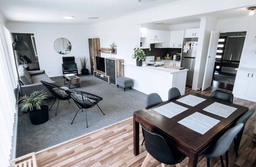 Singleton House | Stylish home with amazing entertainment area