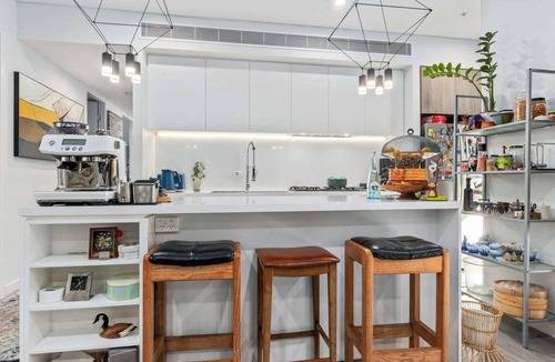 Lidcombe Apartment | Stylish & Spacious 3BR Apt