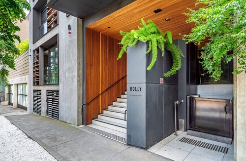 St Kilda Apartment | Stylish & Spotless 2-Bed Apartment in St Kilda