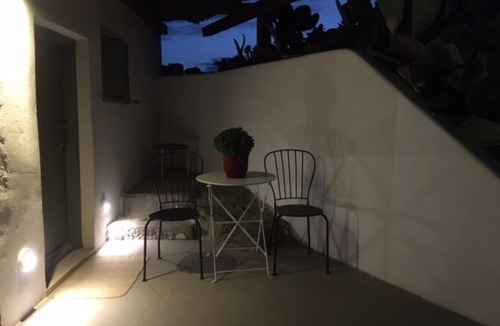 Mykonos Town Apartment | Stylish Studio in Mykonos END OF SEASON SPECIALS!