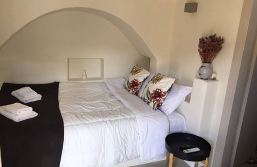 Mykonos Town Apartment | Stylish Studio in Mykonos END OF SEASON SPECIALS!