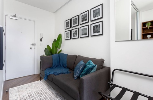 Elizabeth Bay Apartment | Stylish Studio Near Kings Cross Train Station