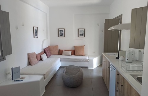 Vothon House | Suite Private Pool Arethousa