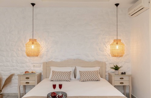 Naxos Town Hotel | Summer Memories