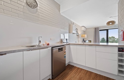 Jindabyne Apartment | Summit 9 - Stylish 3BR Apartment l Amazing Lake Views l WiFi l BBQ l Air-Con