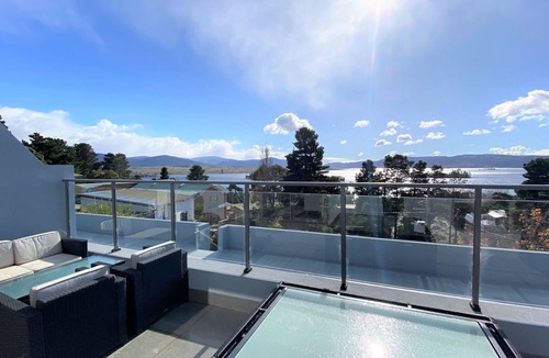 Jindabyne Apartment | Summit 9 - Stylish 3BR Apartment l Amazing Lake Views l WiFi l BBQ l Air-Con