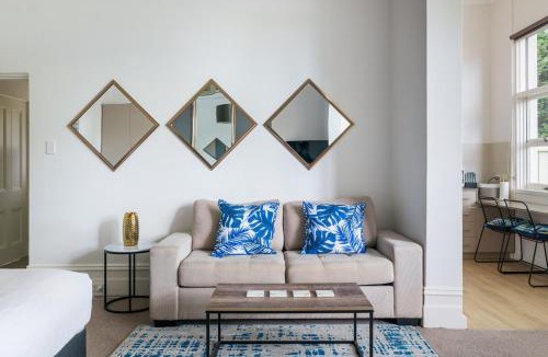 North Sydney Apartment | Sun Drenched Ground Floor Studio with Patio
