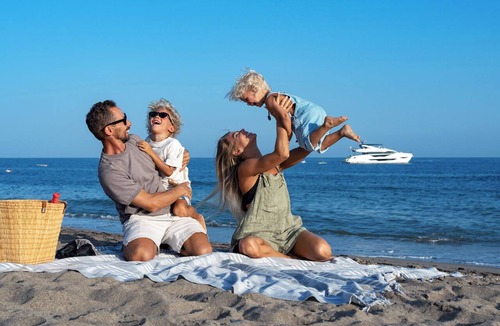 Alimos Boat Rental | Sun-Kissed Sailing Adventure in Islas Sarónicas