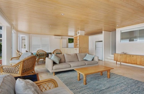 Forster House | Sun, Sand, Beachside house with magical views.