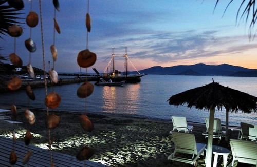 Naxos Villa | Sunday Luxury Suites