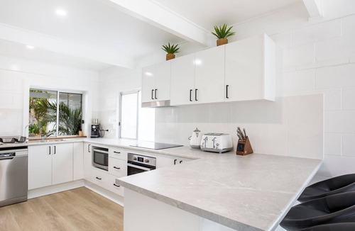 Culburra Beach House | Sunfish - Pet Friendly - 4 Mins Walk to Beach