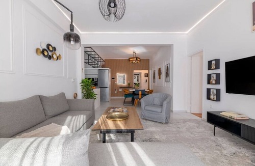 Nea Smirni Apartment | Sunlit 3BDR Family APT, Near Sea & City Center!