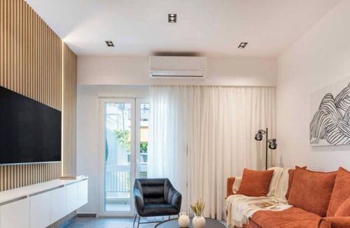 Kallithea Apartment | Sunlit Balcony | Family APT | Whirpool & Netflix