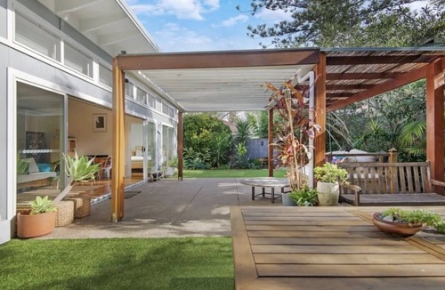 Avalon Beach Villa | Sunny and modern villa located 5 mins walk from Avalon Beach!