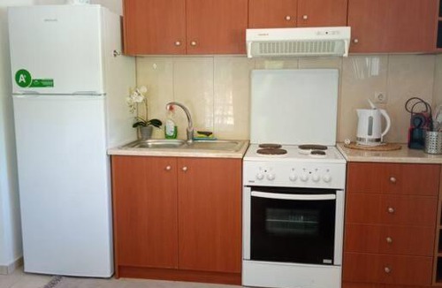 Ixia Apartment | Sunny mountain view apartment with free parking