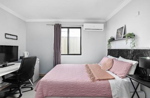 Mascot House | Sunny Rooms Mascot