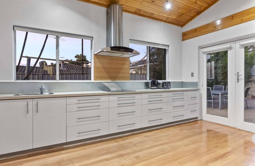 Quinns Rocks House | Sunny Shorefront Retreat: Uninterrupted Ocean Views