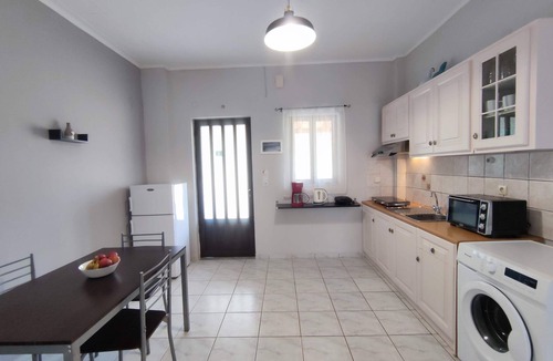 Pylos-Nestoras Apartment | Sunny Summer Retreat - Perfect Location & BBQ