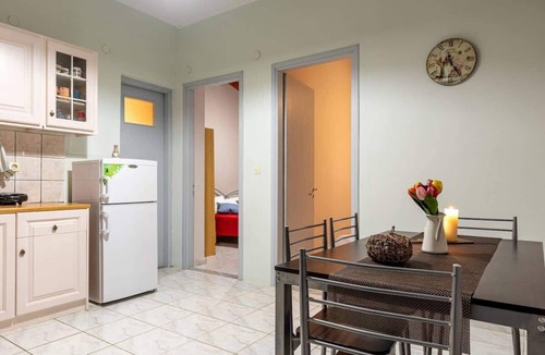 Pylos-Nestoras Apartment | Sunny Summer Retreat - Perfect Location & BBQ