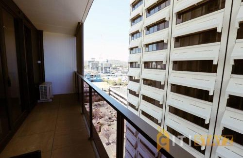 Phillip Apartment | Sunny Yellow, 1Bd 1Bth 1Car Apt - Woden CBD