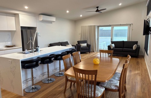 Tomakin House | Sunpatch Guest House