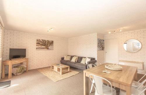 Jindabyne Apartment | Sunrise 15