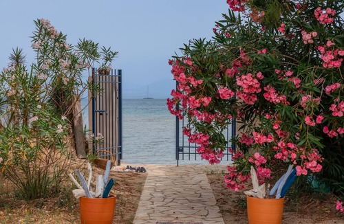 Lefkimmi Villa | SUNRISE BEACH - YOUR DREAM SEASIDE VILLA, DIRECT ACCESS ONTO QUIET SANDY BEACH