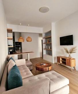 Khalkis Apartment | Sunrise condo