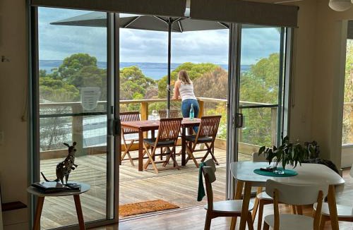 American River Apartment | Sunrise on Falie Seaview Eco Accommodation
