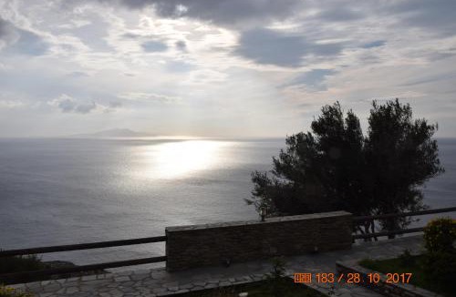 Megas Yialos-Nites House | Sunrise Stone Residence