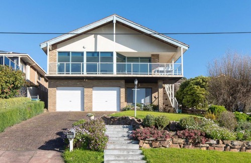 Dromana House | Sunset Beach