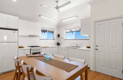 Cable Beach Apartment | Sunset Heights - views of the Sand dunes and Sunsets from this elevated apartment