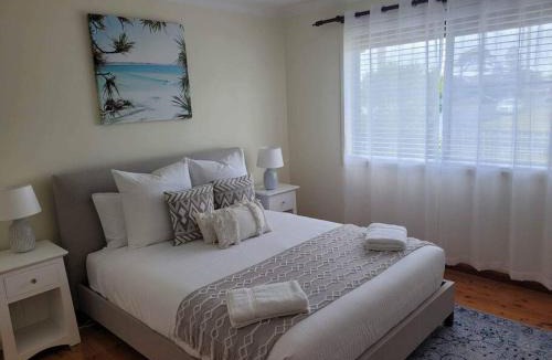 Windang House | Sunset Lake View
