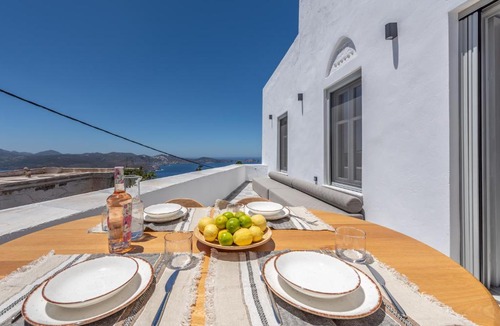 Plaka Villa | Sunset Mansion