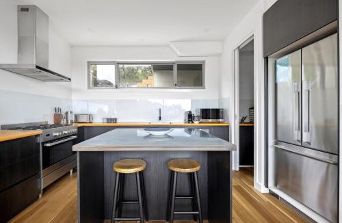 Fingal House | Sunset on Moonah