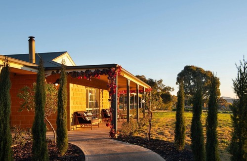 Franklinford House | Sunset Retreat-amaxing views over Mt Franklin