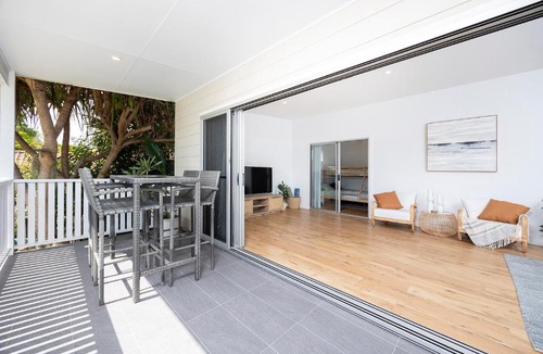 Green Point House | Sunset Shores