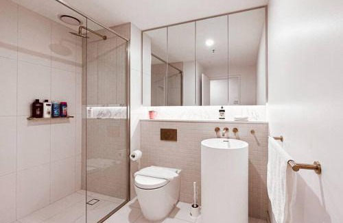 Box Hill Apartment | Sunset view 2B2B apt Box Hill w Parking+Gym+BBQ
