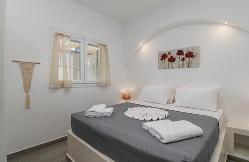 Milos House | Sunset Village 4