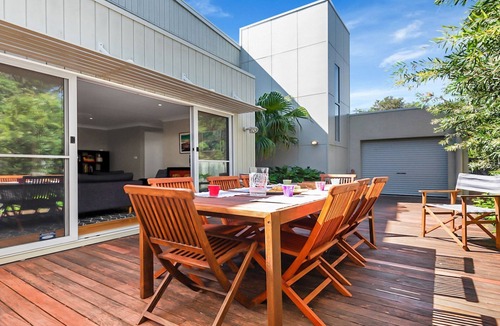 Culburra Beach House | Sunshine Beach House - 25 metre walk to the beach