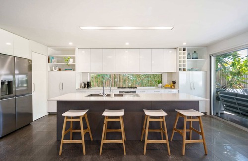 Warana House | Sunshine Coastal Retreat - Stroll to the Shoreline