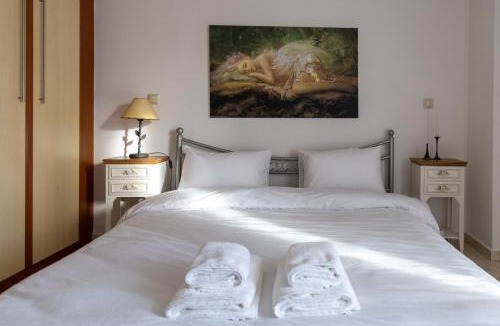 Karditsa Apartment | Sunshine Retreat Apartment