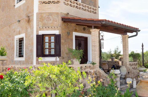 Ano Vasilikos House | Sunshine Villa