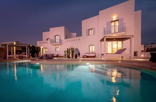 Agia Anna Villa | SUPERB NEW VILLA WITH POOL, CLOSE TO THE BLUE FLAG BEACH IN AGIA ANNA NAXOS