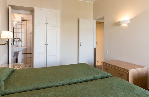 Ilisia Apartment | Superb serviced flat for 6 in the heart of Athens with view of Lycabettus Hill