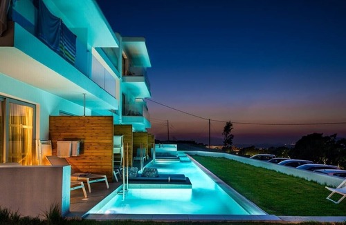 Psalidi Apartment | Superior Double Room with Swim-up Sharing Pool - Sea View