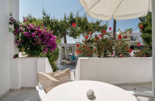 Mikri Vigla Apartment | Superior Ground Floor 1-Bedroom Apartment with Garden View