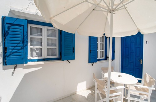 Mikri Vigla Apartment | Superior Ground Floor 1-Bedroom Apartment with Garden View